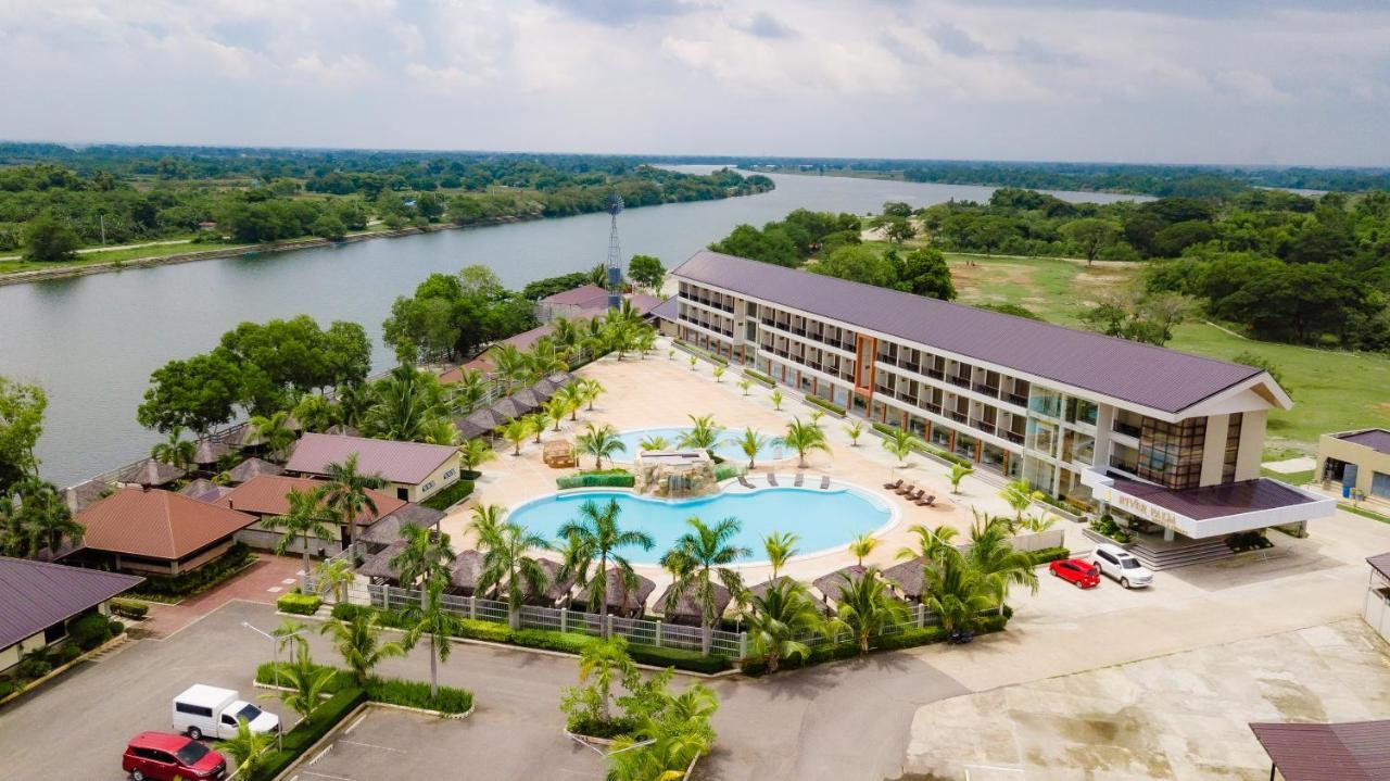 River Palm Hotel And Resort Powered By Cocotel Bugallon Ngoại thất bức ảnh